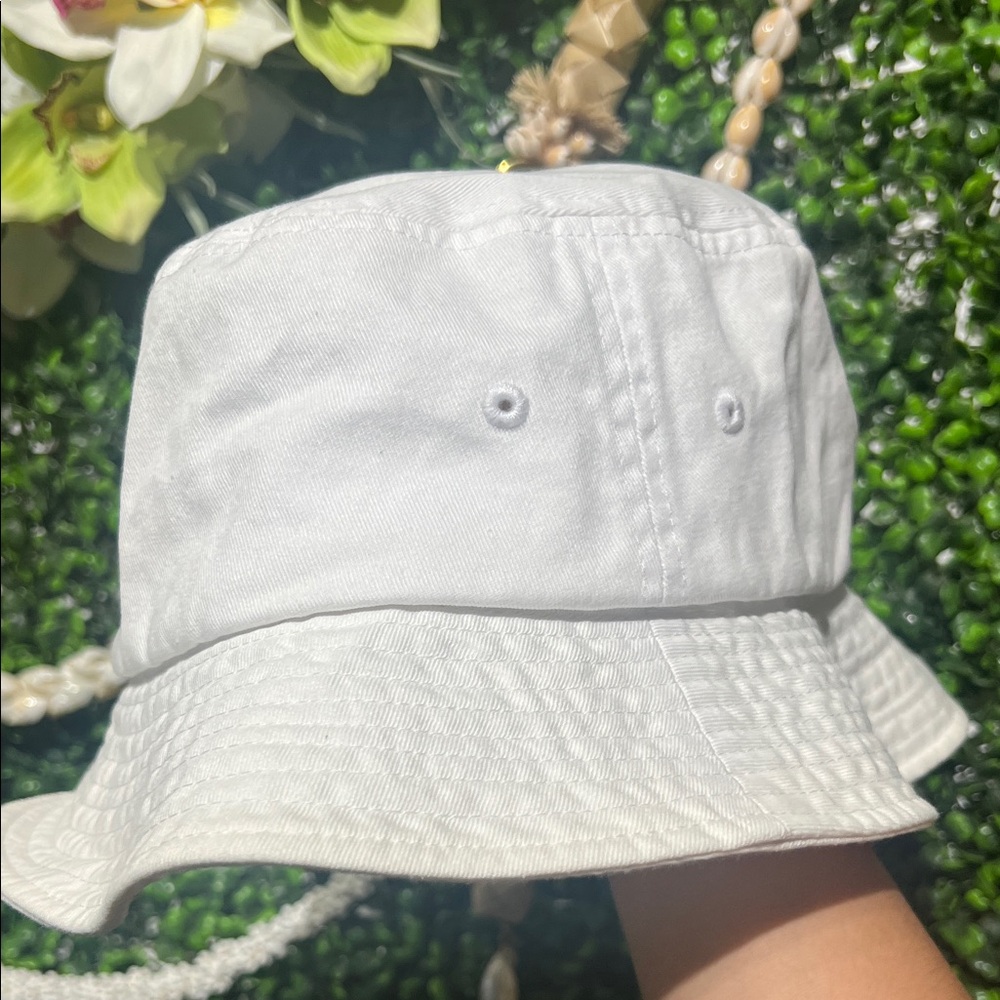 Kings Of New York White 'New York Nutritional Facts' Bucket Hat OS - Picture 3 of 5